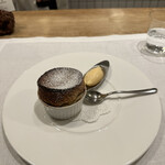 シャントレル - 12皿目
      レンズ豆のスフレ