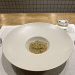 シャントレル - 8皿目
      セップ茸のムースのスクランブルエッグ、白トリュフの香り