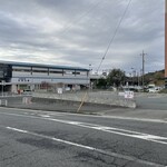 Tora Shokudou - 向かい側の駐車場