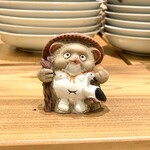 Aoyama Icchoume Tanuki - 店名に因んで、たぬきの置き物