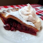 Troubadour - チェリーパイ＋ホイップクリーム&バニラアイス