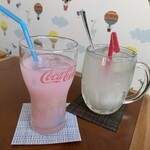 Cafe Mieux - ぶどうカルピス、フルーツスカッシュ(レモン、ナタデココ入り)