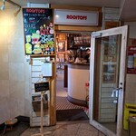 ROOFTOPS - お店の入口