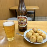 Umai Ya - たこ焼き8個　ビール
