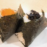 青田屋 - 鶏そぼろ＋卵黄醤油漬け480円　日高昆布290円