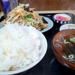 桃太郎 - 肉野菜炒め定食＋ご飯大盛り