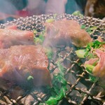 炭火焼肉 ひびの亭 - 