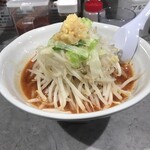 旨辛ラーメン 表裏 - 旨辛ニンニクラーメン 