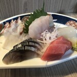 串かつ 千里 - 刺身盛り合わせ（970円）