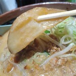 千代商店 - 北海道味噌味噌漬け炙りチャーシュー麺の麺大盛りのジャガイモ