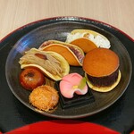 吉方庵 - リピート皿が賑やかになりました