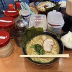 横浜家系ラーメン 明豊家 - 