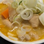 自家製麺 名無し - もつ煮アップ