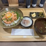 Best Fish - 生ねぎとろ丼サーモン