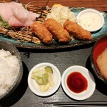 さくら水産 - お刺し身と広島産牡蠣フライ定食　1300円