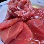 海玄 - 大間産のマグロを使用した漬け丼