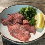 Akami Yakiniku To Kankoku Ryouri Ushinokarisuma - 