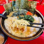 Yokohamaiekeisouhonzanyoshimurakechokkeitenramenuchidaya - 太麺