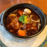 上野精養軒 本店レストラン - 昔ながらのビーフシチュー。