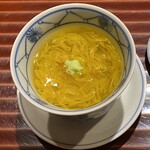 鮨 在 - 菊と何かのペースト、中に鰻