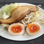 つけ麺　白虎 - 特選つけ麺黒の別盛り具材