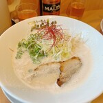 泡系しおとんこつラーメン べらしお 総本店 - 