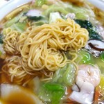 忠豊 - 麺は細麺でけっこうな量