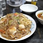 中国・中華料理 昌華楼 - 五目あんかけ焼きそば（スープ付き）