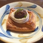 ブランジェ浅野屋 - 朝ごはんは浅野屋のパン！315円だったかな？
            やっぱり美味しい〜(*^^*)
            
            パンって考えるとやや高いけどケーキって考えると安い。
            まぁパンなんだけど…