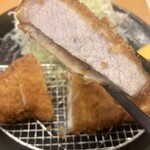 とんかつ 美濃屋 - ちょっぴりオーバークック　ややバサついていた