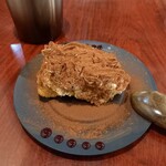 チーズケーキと彩りカレー Luna piena - ティラミス。ホットコーヒー。