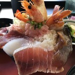 幸来食堂 金龍閣 - 海鮮丼中身