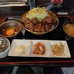 焼肉丼専門店 モ～モ～ - 