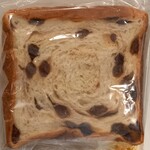 ヤオコーピノ - 料理写真:ラムレーズン食パン