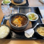 焼肉のわびすけ - ふらの和牛煮込みハンバーグ定食980円‼️少しピンぼけ？？ごめんなさい