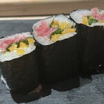 Sushi Yoshi - トロタク（お連れさんと半分づつ）