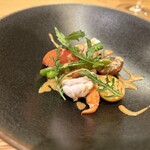 デトレゾン - エビとトマト、イチヂクのコンフィ　ソースにはバニラビーンズが！