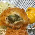 Tonkatsu Wakou - 牡蠣フライ御膳(牡蠣断面）