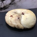 HIPPO BAGEL - クランベリークリームチーズ￥３００