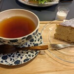 ハルソラ - ケーキセット。紅茶とさつまいものチーズケーキ