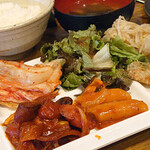KOREAN DINING 7Mac - 