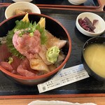 まぐろ食堂 七兵衛丸 - 