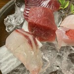 しんのすけ - 【上から】戻りがつお、生本まぐろ、黒鯛