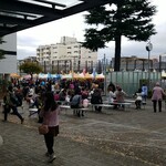 キッチン ブルー グローブ - 普段はちゅにもテントが並ぶ