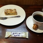 キッチン ブルー グローブ - ケーキセット、何時ものお菓子も付けて頂きました！