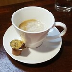 キッチン ブルー グローブ - ミルクを入れます