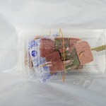 キッチン ブルー グローブ - 上がテリーヌ、下がクリスピー