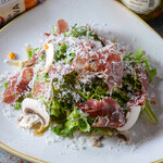 Iberian Prosciutto and mushroom salad