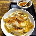 Kamejirushi Shokudou - カツ丼 中華スープ、お新香付き