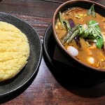 RAMAI - スープカレー　ヤサイ（スープ大盛、辛さ9、ライス大盛200g）／トッピング：エナック鶏卵ゆで卵